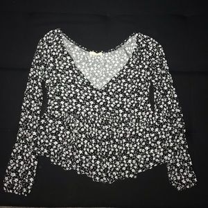L.A Hearts black and white flower v-neck top